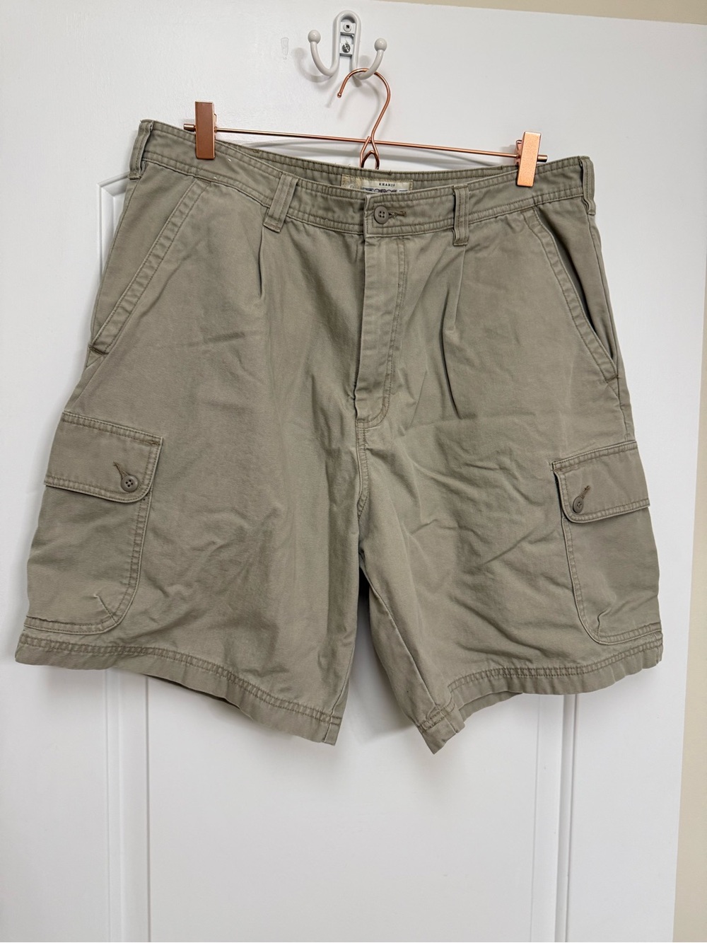 Cherokee Men's Cargo Shorts in Khaki Green